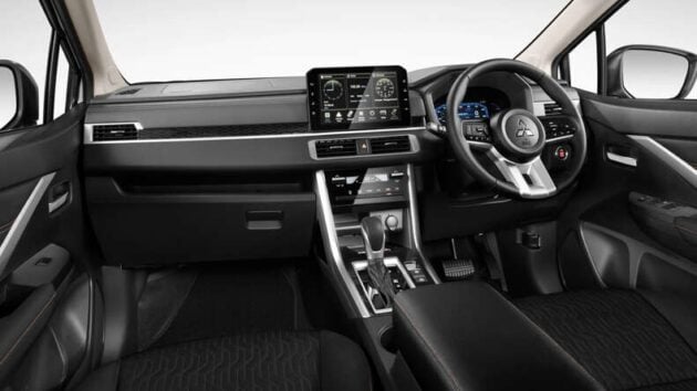 2025 Mitsubishi Xpander 与 Xpander Cross 小改款印尼首发, 终于有6气囊, 全新方向盘, 数位仪表+10寸萤幕主机