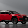 全新六代 2026 Toyota RAV4 全球首发！三种不同外型面貌和多种动力，搭 Toyota Safety Sense 4.0，支持自动变道