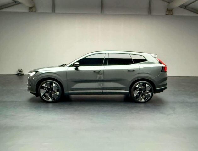 中国媒体曝光 Volvo XC70 完整外观照, 品牌首款RE-PHEV