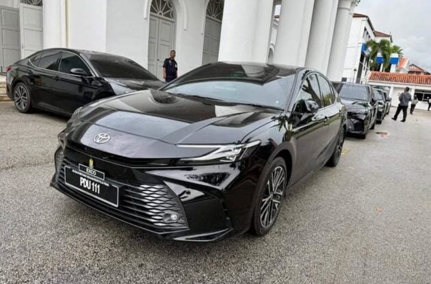 槟州政府确认已采购15辆 Toyota Camry 2.5V 作为新官车, 耗资逾331万令吉, 平均每辆逾22万令吉, 称旧官车已逾5年
