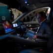 首相安华亲身试驾 Proton eMas 7，盛赞其为大马人的骄傲