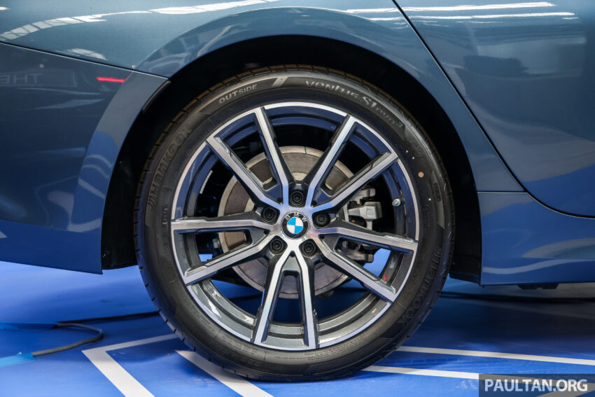 2025 BMW 320i Sport 小升级版官方价格出炉！搭载全速域 ACC 自适应巡航控制、内装小幅调整，售RM265,800起 300070