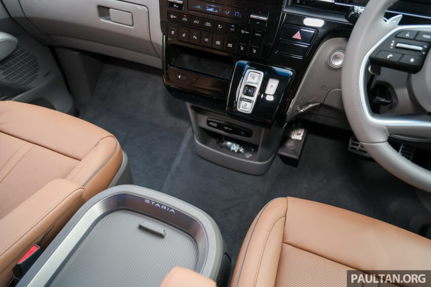 2025 Hyundai Staria 本地预览, 重新引进七人座高端版本, 搭载2.2L四缸柴油涡轮引擎+8AT变速箱, 7月2日正式发布 300006