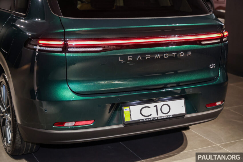 2025 Leapmotor C10 升级版陈列室实拍, 配备加料却同时降价, 如今只需12.5万, 比之前便宜3.4万, 续航里程424公里 298901