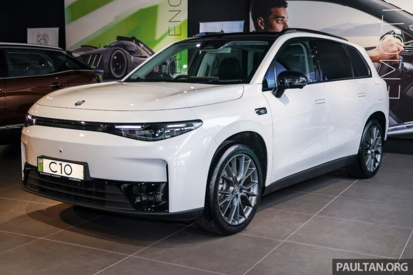 2025 Leapmotor C10 升级版陈列室实拍, 配备加料却同时降价, 如今只需12.5万, 比之前便宜3.4万, 续航里程424公里 298910