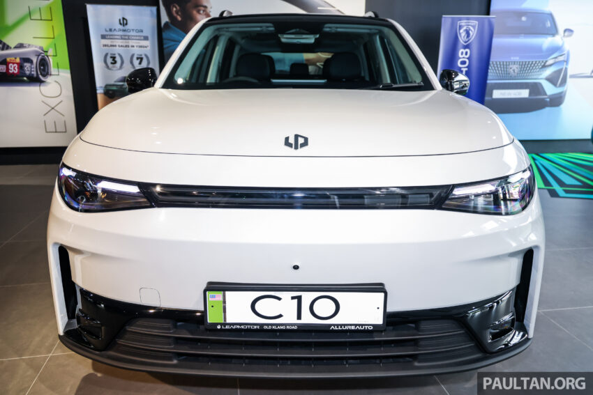 2025 Leapmotor C10 升级版陈列室实拍, 配备加料却同时降价, 如今只需12.5万, 比之前便宜3.4万, 续航里程424公里 298913