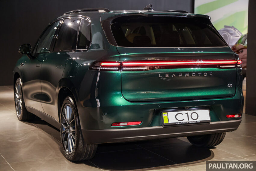 2025 Leapmotor C10 升级版陈列室实拍, 配备加料却同时降价, 如今只需12.5万, 比之前便宜3.4万, 续航里程424公里 298883