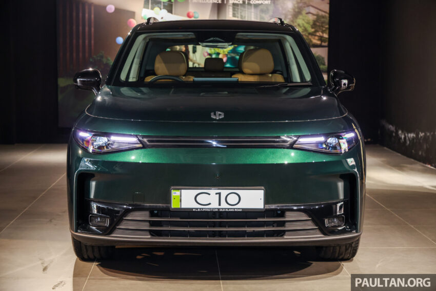 2025 Leapmotor C10 升级版陈列室实拍, 配备加料却同时降价, 如今只需12.5万, 比之前便宜3.4万, 续航里程424公里 298884