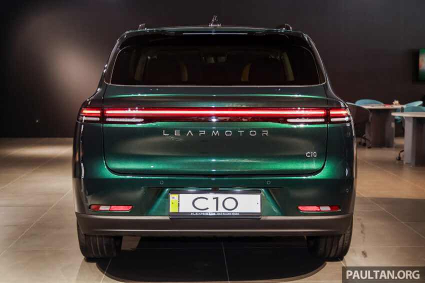 2025 Leapmotor C10 升级版陈列室实拍, 配备加料却同时降价, 如今只需12.5万, 比之前便宜3.4万, 续航里程424公里 298885