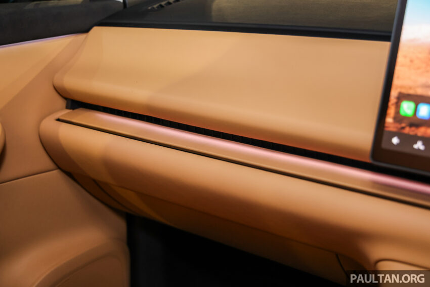 2025 Leapmotor C10 升级版陈列室实拍, 配备加料却同时降价, 如今只需12.5万, 比之前便宜3.4万, 续航里程424公里 298930