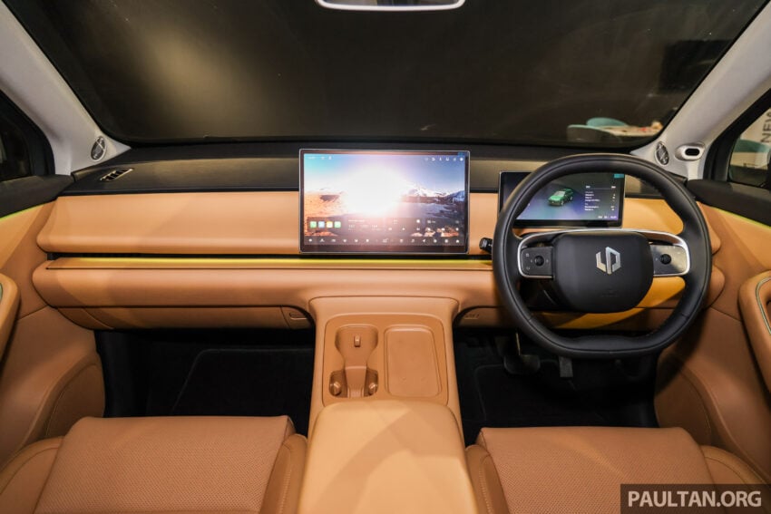 2025 Leapmotor C10 升级版陈列室实拍, 配备加料却同时降价, 如今只需12.5万, 比之前便宜3.4万, 续航里程424公里 298917