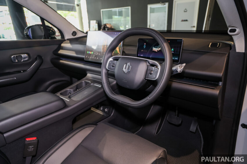 2025 Leapmotor C10 升级版陈列室实拍, 配备加料却同时降价, 如今只需12.5万, 比之前便宜3.4万, 续航里程424公里 298960