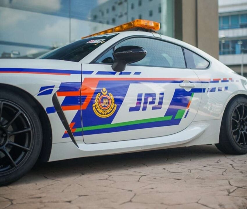 Toyota GR86 成 JPJ 执法巡逻车? 其实是赛道安全领航车! 300200