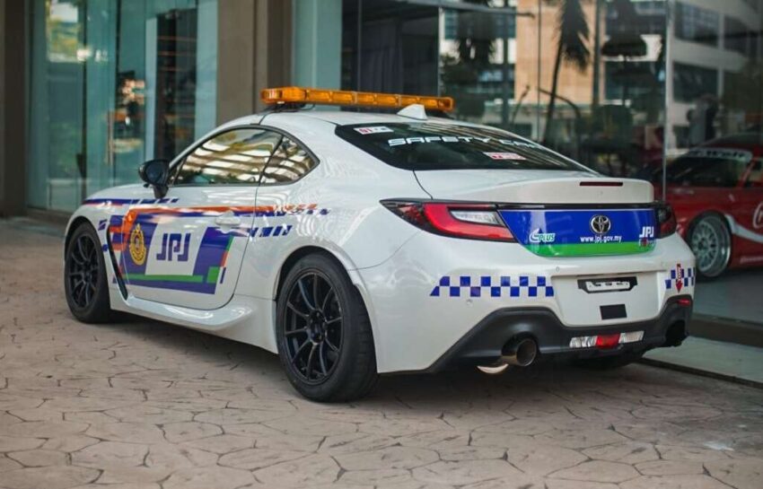 Toyota GR86 成 JPJ 执法巡逻车? 其实是赛道安全领航车! 300201
