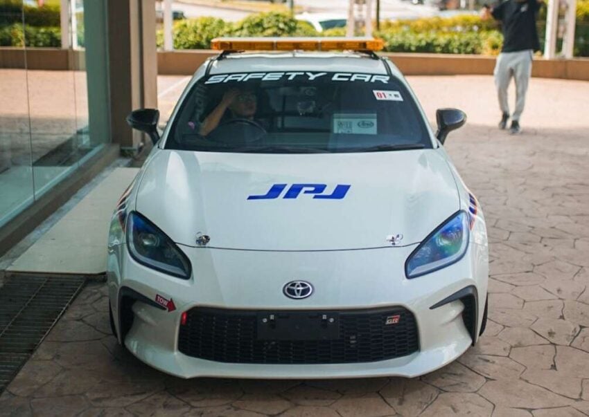 Toyota GR86 成 JPJ 执法巡逻车? 其实是赛道安全领航车! 300203