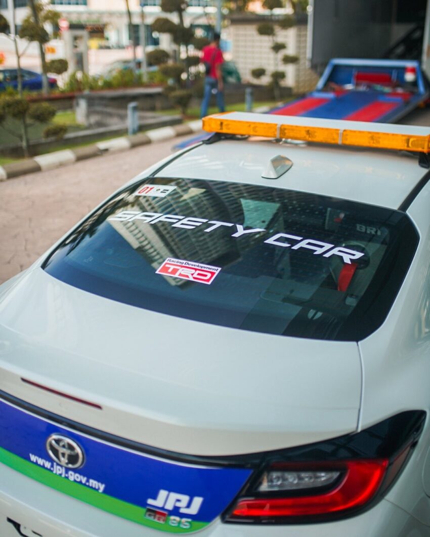Toyota GR86 成 JPJ 执法巡逻车? 其实是赛道安全领航车! 300204