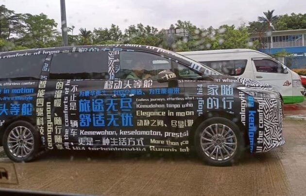 长城 GWM WEY 80 大型豪华油电混动MPV本地路测再次被拍, 内装细节曝光, 预计今年第三季将直接引进小改款车型
