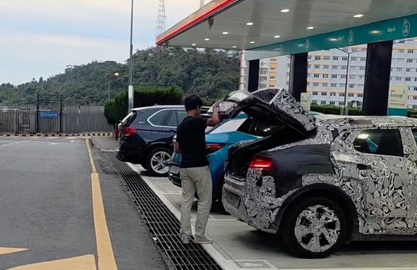 Perodua 首款EV在充电站被捕获, 尺码与 BYD Atto 3 相近 297432