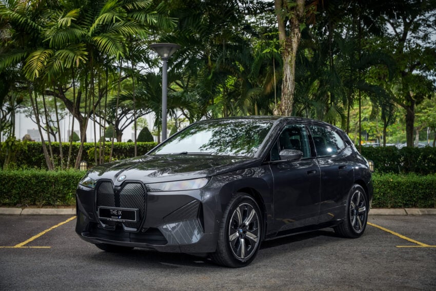 2025 BMW iX 小改款登陆大马, 提供 xDrive45 Sport 与 xDrive60 M Sport Pro, 续航里程达701公里, 售RM426k起 303260