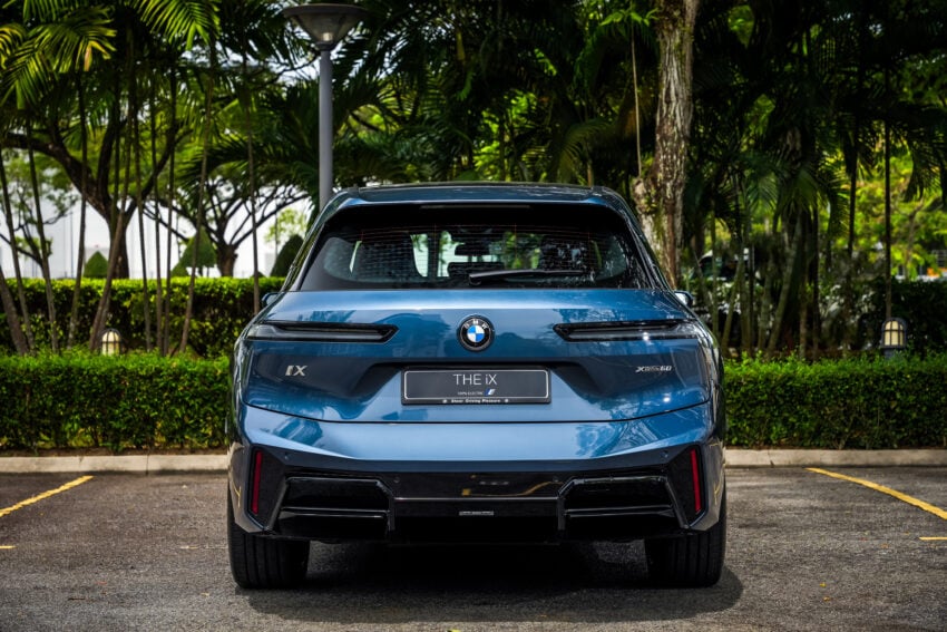 2025 BMW iX 小改款登陆大马, 提供 xDrive45 Sport 与 xDrive60 M Sport Pro, 续航里程达701公里, 售RM426k起 303287