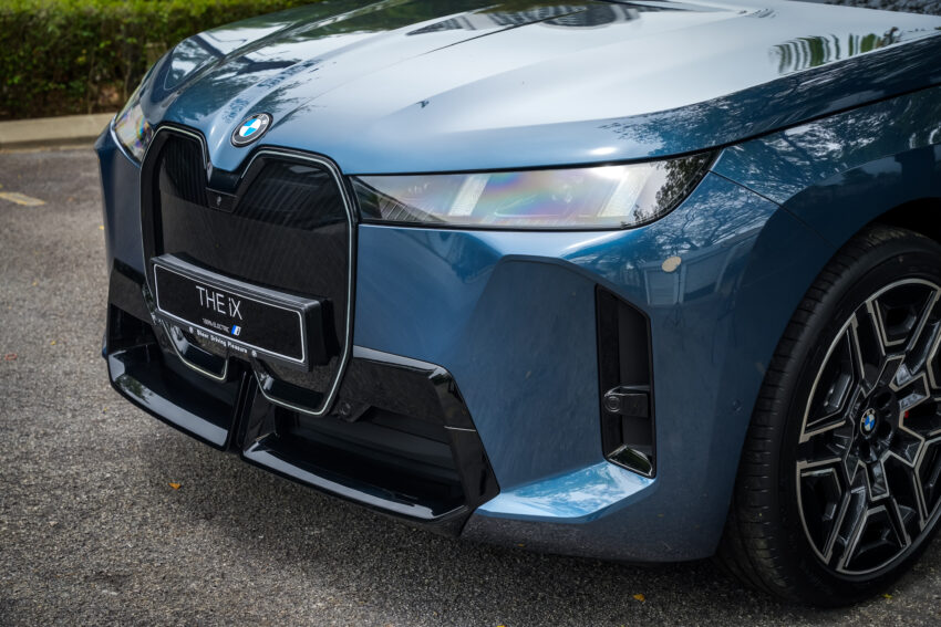 2025 BMW iX 小改款登陆大马, 提供 xDrive45 Sport 与 xDrive60 M Sport Pro, 续航里程达701公里, 售RM426k起 303288