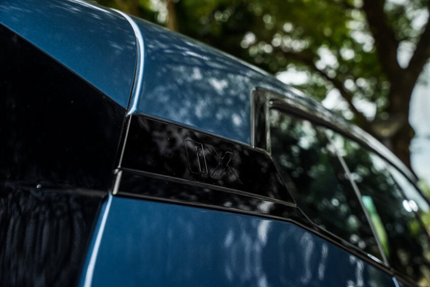 2025 BMW iX 小改款登陆大马, 提供 xDrive45 Sport 与 xDrive60 M Sport Pro, 续航里程达701公里, 售RM426k起 303292