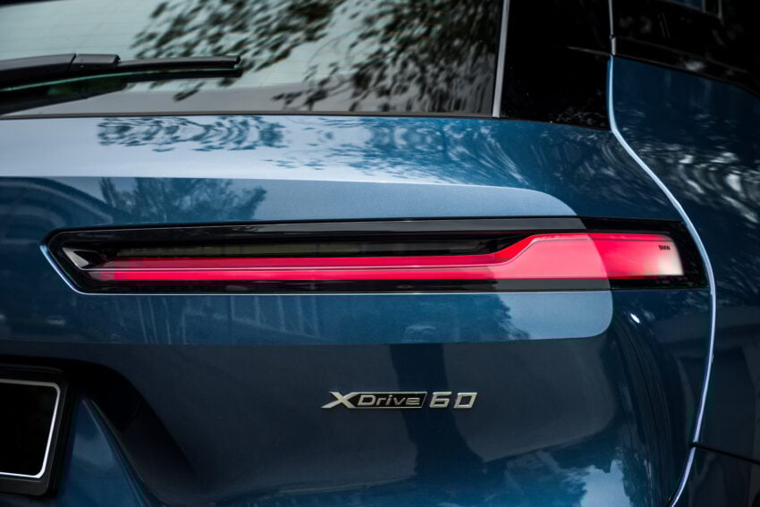 2025 BMW iX 小改款登陆大马, 提供 xDrive45 Sport 与 xDrive60 M Sport Pro, 续航里程达701公里, 售RM426k起 303294