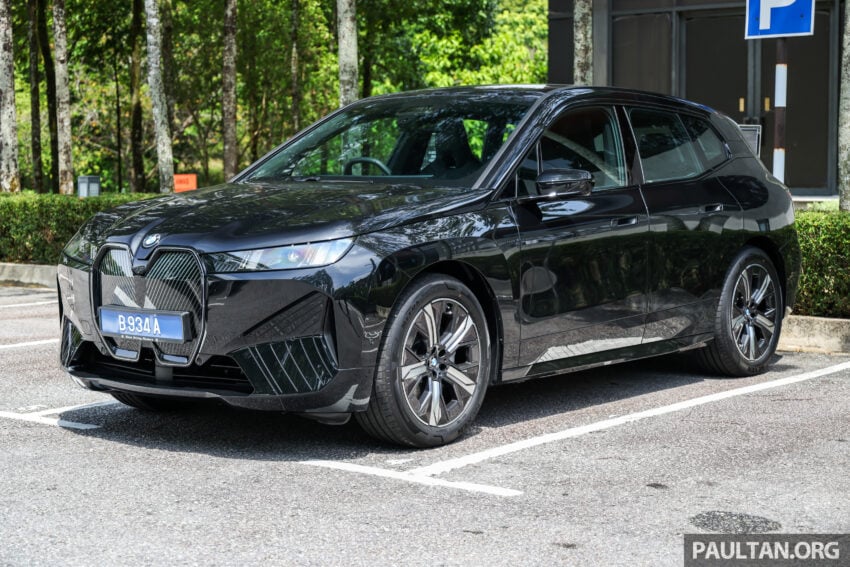 2025 BMW iX 小改款登陆大马, 提供 xDrive45 Sport 与 xDrive60 M Sport Pro, 续航里程达701公里, 售RM426k起 303353