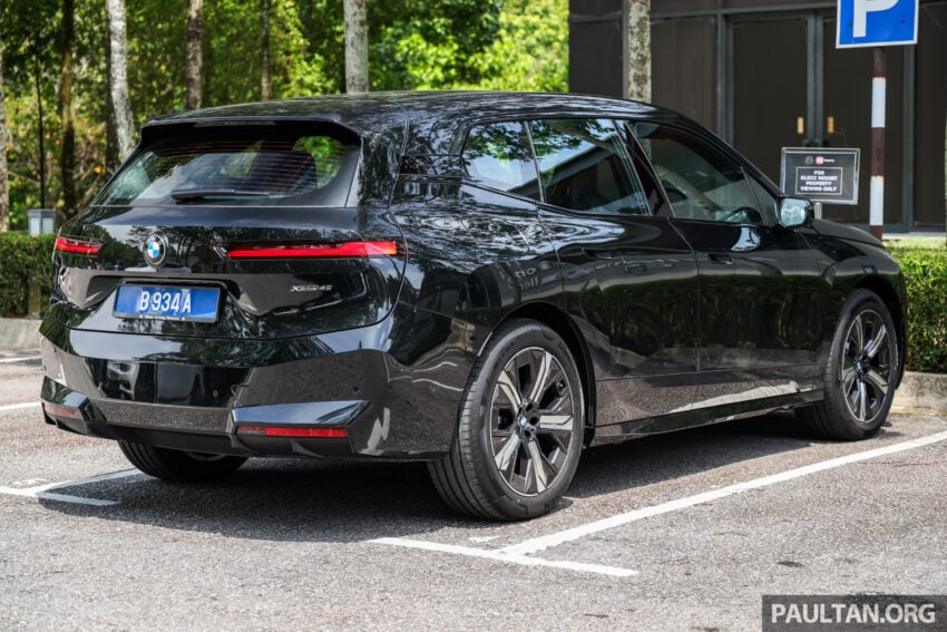 2025 BMW iX 小改款登陆大马, 提供 xDrive45 Sport 与 xDrive60 M Sport Pro, 续航里程达701公里, 售RM426k起 303355