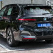 2025 BMW iX 小改款登陆大马, 提供 xDrive45 Sport 与 xDrive60 M Sport Pro, 续航里程达701公里, 售RM426k起
