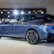 2025 BMW iX 小改款登陆大马, 提供 xDrive45 Sport 与 xDrive60 M Sport Pro, 续航里程达701公里, 售RM426k起