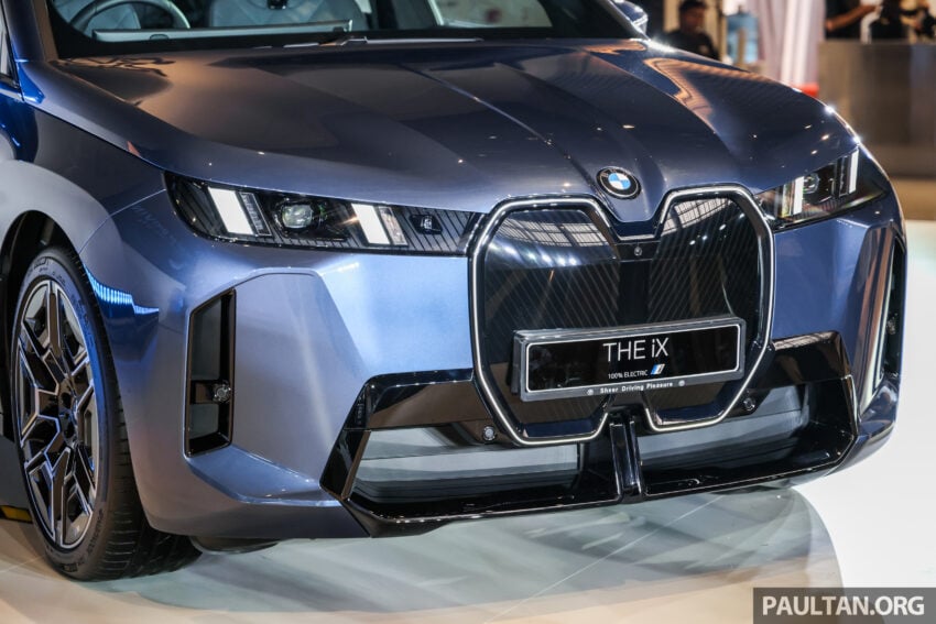 2025 BMW iX 小改款登陆大马, 提供 xDrive45 Sport 与 xDrive60 M Sport Pro, 续航里程达701公里, 售RM426k起 303375