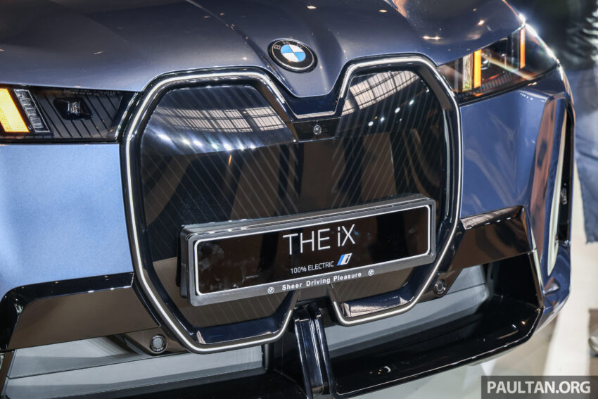 2025 BMW iX 小改款登陆大马, 提供 xDrive45 Sport 与 xDrive60 M Sport Pro, 续航里程达701公里, 售RM426k起 303378