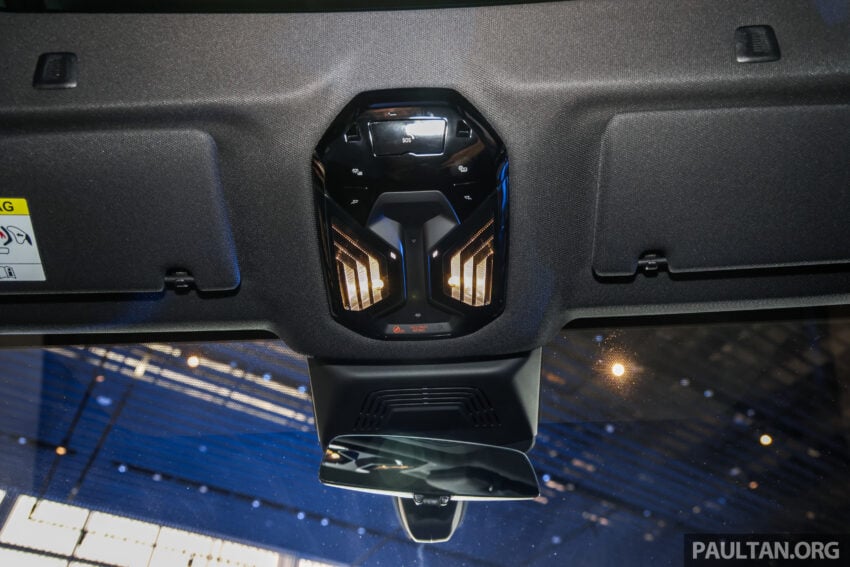 2025 BMW iX 小改款登陆大马, 提供 xDrive45 Sport 与 xDrive60 M Sport Pro, 续航里程达701公里, 售RM426k起 303419