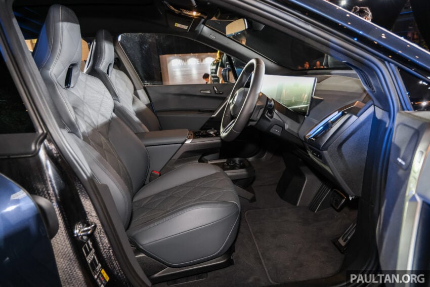 2025 BMW iX 小改款登陆大马, 提供 xDrive45 Sport 与 xDrive60 M Sport Pro, 续航里程达701公里, 售RM426k起 303427