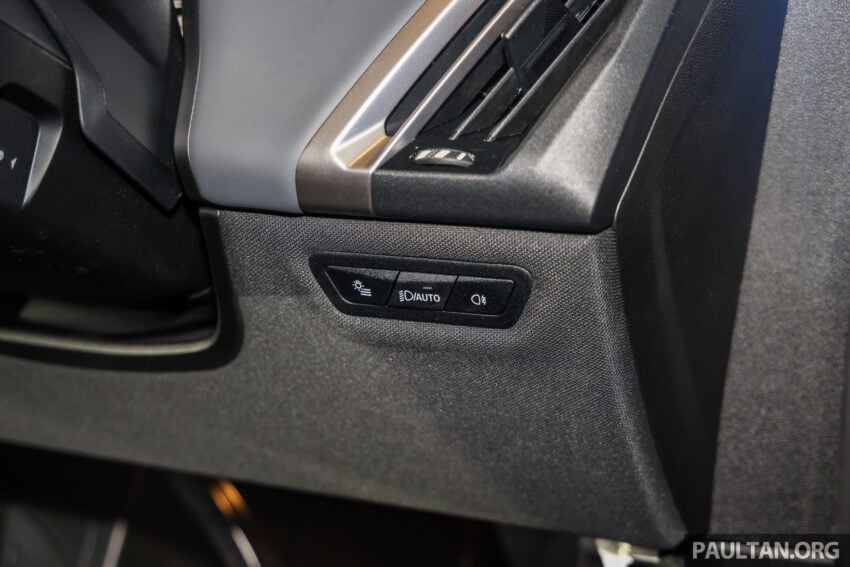 2025 BMW iX 小改款登陆大马, 提供 xDrive45 Sport 与 xDrive60 M Sport Pro, 续航里程达701公里, 售RM426k起 303430