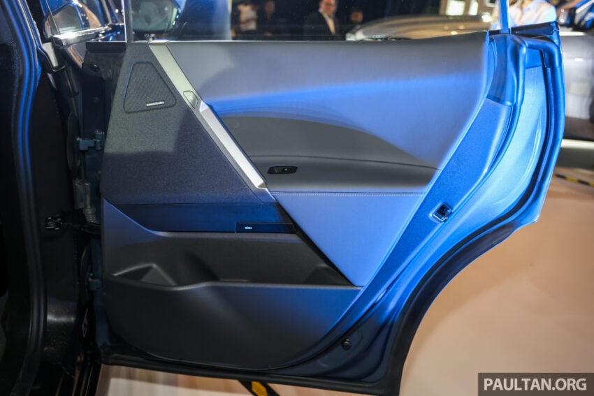 2025 BMW iX 小改款登陆大马, 提供 xDrive45 Sport 与 xDrive60 M Sport Pro, 续航里程达701公里, 售RM426k起 303432