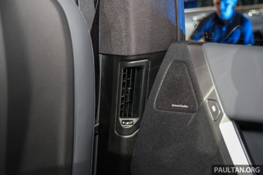 2025 BMW iX 小改款登陆大马, 提供 xDrive45 Sport 与 xDrive60 M Sport Pro, 续航里程达701公里, 售RM426k起 303442