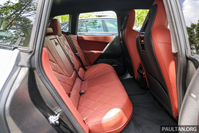 2025 BMW iX 小改款登陆大马, 提供 xDrive45 Sport 与 xDrive60 M Sport Pro, 续航里程达701公里, 售RM426k起 303456