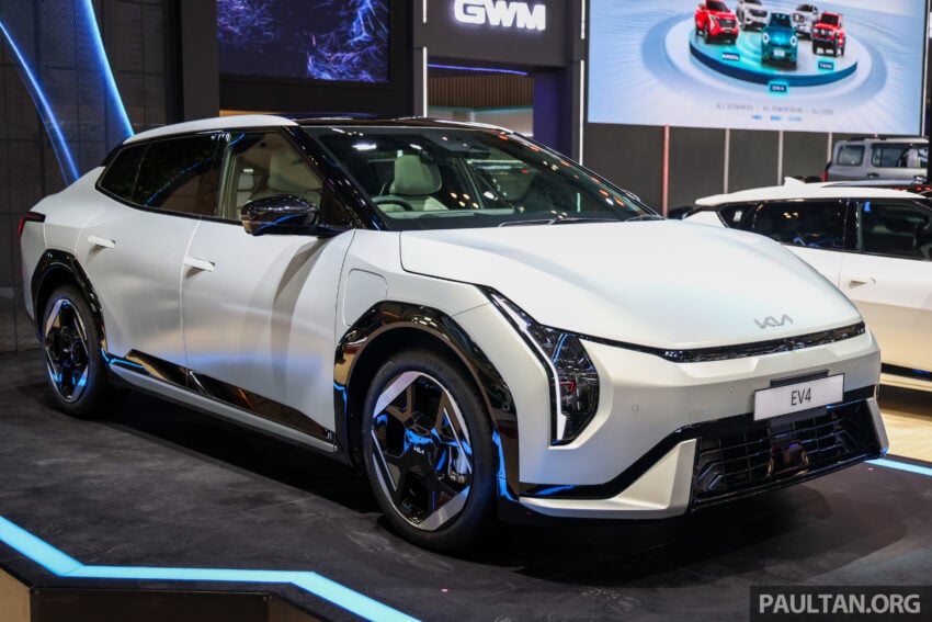 Kia EV4 纯电四门房车东南亚首秀亮相印尼车展, 400V电动架构, 7.4秒破百, 续航里程可达630公里, 29分钟充电至80% 303941
