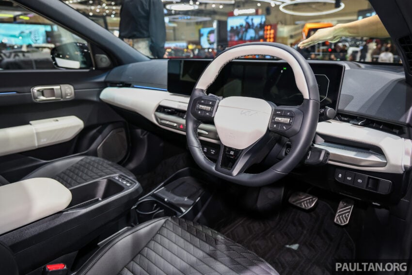 Kia EV4 纯电四门房车东南亚首秀亮相印尼车展, 400V电动架构, 7.4秒破百, 续航里程可达630公里, 29分钟充电至80% 303950