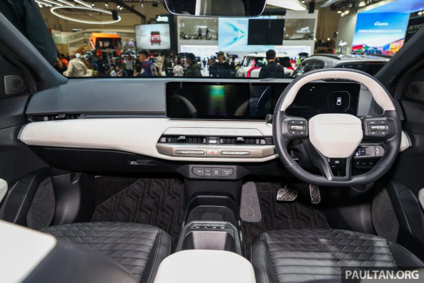 Kia EV4 纯电四门房车东南亚首秀亮相印尼车展, 400V电动架构, 7.4秒破百, 续航里程可达630公里, 29分钟充电至80% 303951