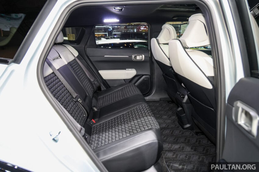 Kia EV4 纯电四门房车东南亚首秀亮相印尼车展, 400V电动架构, 7.4秒破百, 续航里程可达630公里, 29分钟充电至80% 303956