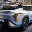 Kia EV4 纯电四门房车东南亚首秀亮相印尼车展, 400V电动架构, 7.4秒破百, 续航里程可达630公里, 29分钟充电至80%