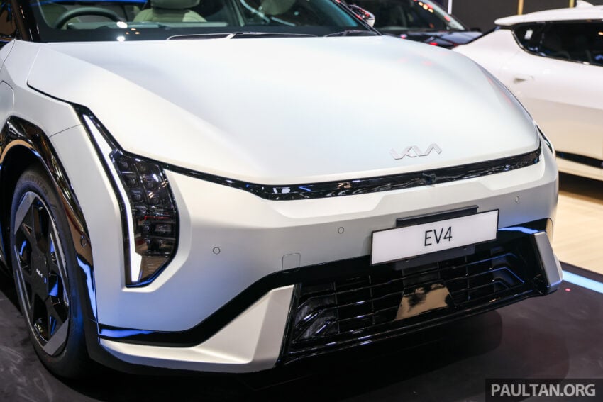 Kia EV4 纯电四门房车东南亚首秀亮相印尼车展, 400V电动架构, 7.4秒破百, 续航里程可达630公里, 29分钟充电至80% 303946