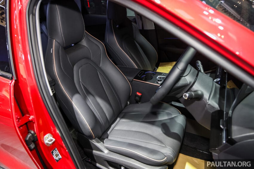 Chery C5 小改款登陆印尼, 我国称为 Omoda 5, 依旧搭载1.5T四缸涡轮引擎+双离合器变速箱, 售价从8.3万令吉起 303699