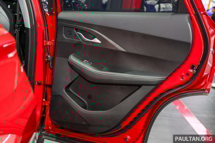 Chery C5 小改款登陆印尼, 我国称为 Omoda 5, 依旧搭载1.5T四缸涡轮引擎+双离合器变速箱, 售价从8.3万令吉起 303700