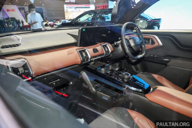 Toyota Urban Cruiser 亮相印尼GIIAS车展, 确认将在当地发布, 有前驱与四驱版, 续航里程可达400公里的纯电动SUV