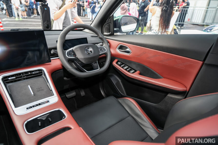 2025 Proton X50 小改款首度公开亮相, 确认改搭全新四缸涡轮引擎, 14.6寸屏支持 Apple CarPlay 与 Android Auto 300724