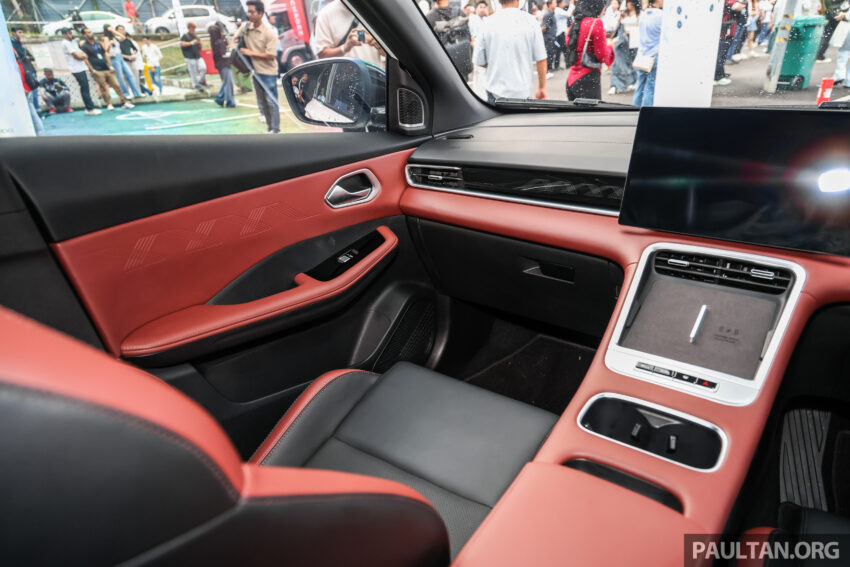 2025 Proton X50 小改款首度公开亮相, 确认改搭全新四缸涡轮引擎, 14.6寸屏支持 Apple CarPlay 与 Android Auto 300725